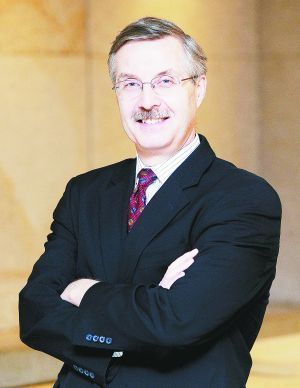 是什么因素导致EMBA培训学费居高不减